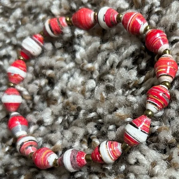 NWOT Paper Bead Bracelet - Picture 2 of 5